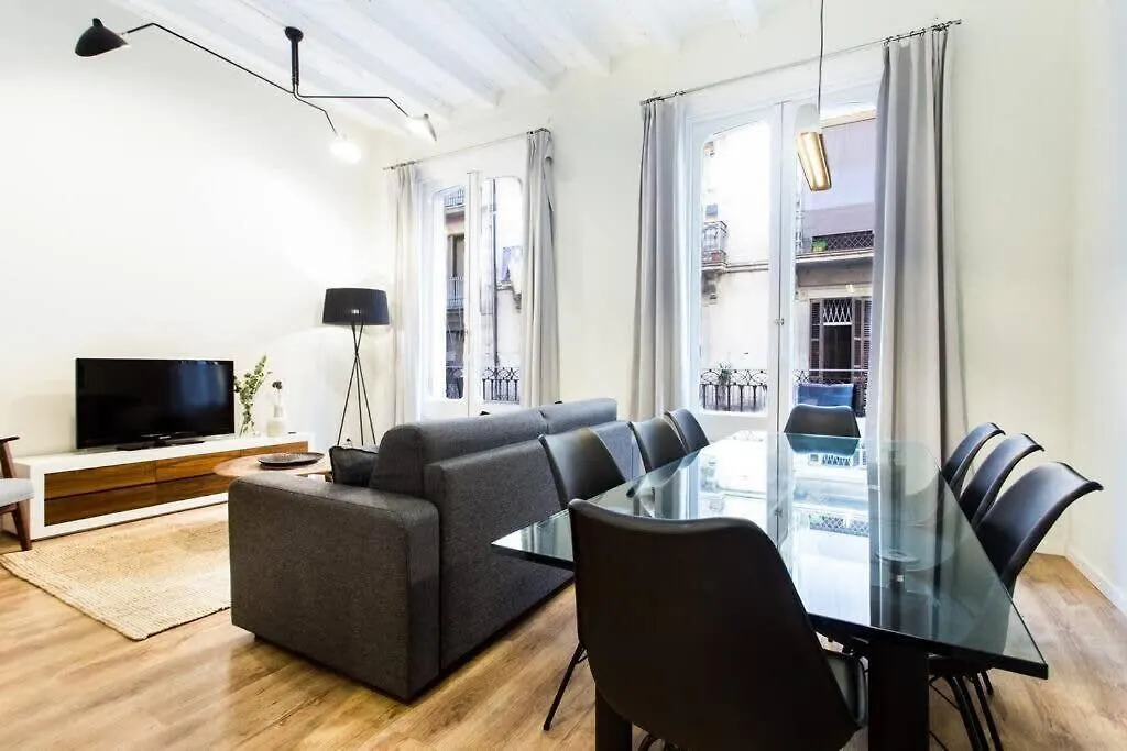Daire Bright And Modern 4Bedroom With Terrace In Las Ramblas P2 Barselona İspanya