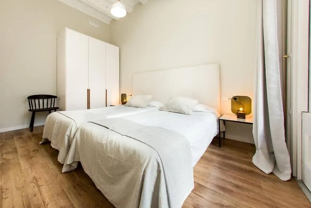Bright And Modern 4Bedroom With Terrace In Las Ramblas P2 Barselona
