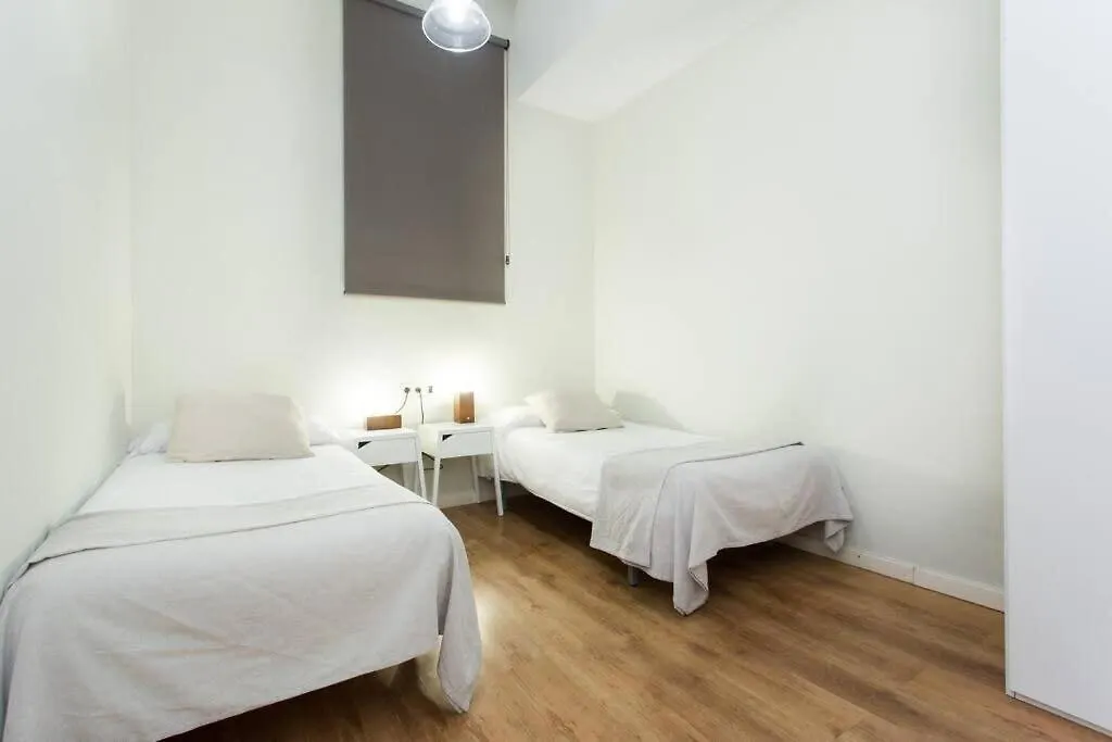 Bright And Modern 4Bedroom With Terrace In Las Ramblas P2 Barselona
